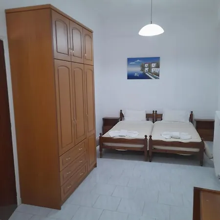 Alexandros Apartment *